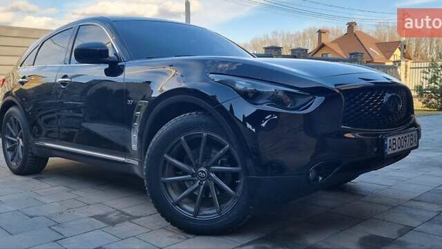 Чорний Інфініті QX70, об'ємом двигуна 3.7 л та пробігом 168 тис. км за 22900 $, фото 10 на Automoto.ua