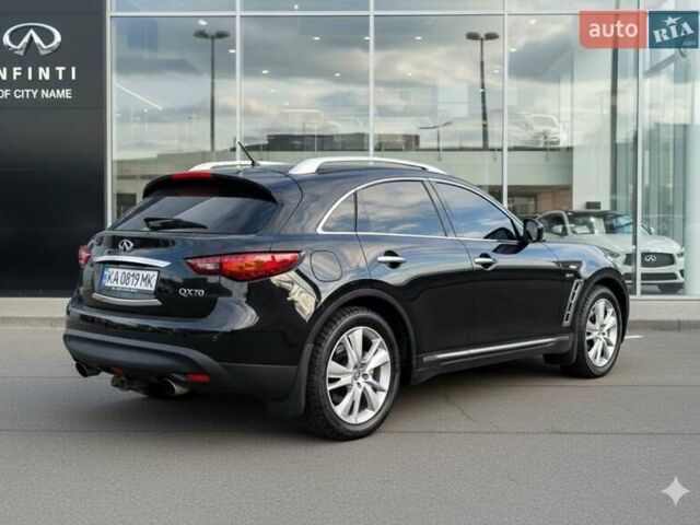 Черный Инфинити QX70, объемом двигателя 2.99 л и пробегом 160 тыс. км за 19500 $, фото 4 на Automoto.ua
