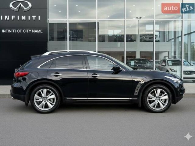 Черный Инфинити QX70, объемом двигателя 2.99 л и пробегом 160 тыс. км за 19500 $, фото 5 на Automoto.ua