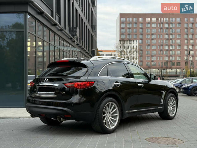 Черный Инфинити QX70, объемом двигателя 3.7 л и пробегом 141 тыс. км за 21500 $, фото 12 на Automoto.ua