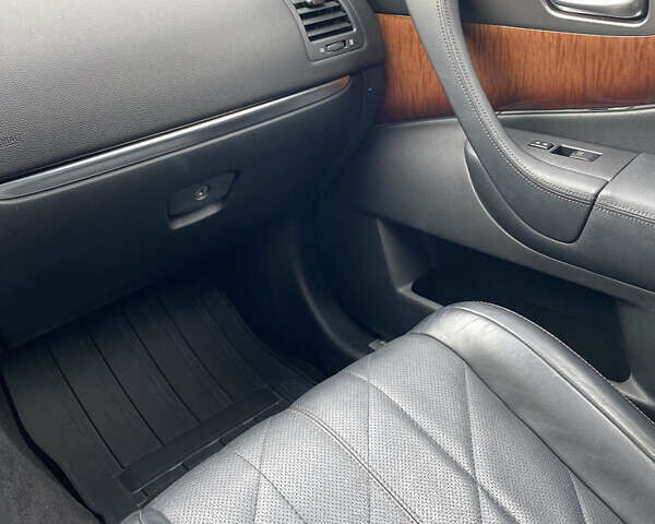 Черный Инфинити QX70, объемом двигателя 2.99 л и пробегом 84 тыс. км за 27900 $, фото 14 на Automoto.ua