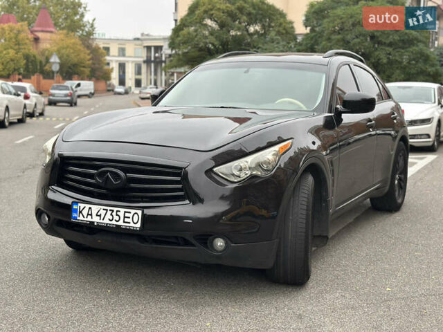 Черный Инфинити QX70, объемом двигателя 3.7 л и пробегом 194 тыс. км за 15900 $, фото 4 на Automoto.ua