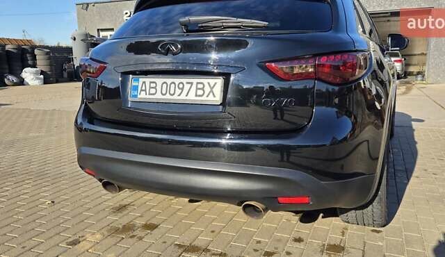 Черный Инфинити QX70, объемом двигателя 3.7 л и пробегом 168 тыс. км за 20800 $, фото 10 на Automoto.ua