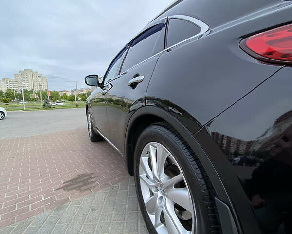 Черный Инфинити QX70, объемом двигателя 2.99 л и пробегом 84 тыс. км за 27900 $, фото 16 на Automoto.ua