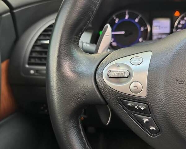 Черный Инфинити QX70, объемом двигателя 2.99 л и пробегом 160 тыс. км за 19500 $, фото 18 на Automoto.ua