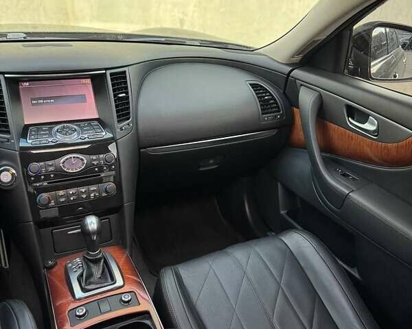 Чорний Інфініті QX70, об'ємом двигуна 2.99 л та пробігом 160 тис. км за 19500 $, фото 21 на Automoto.ua