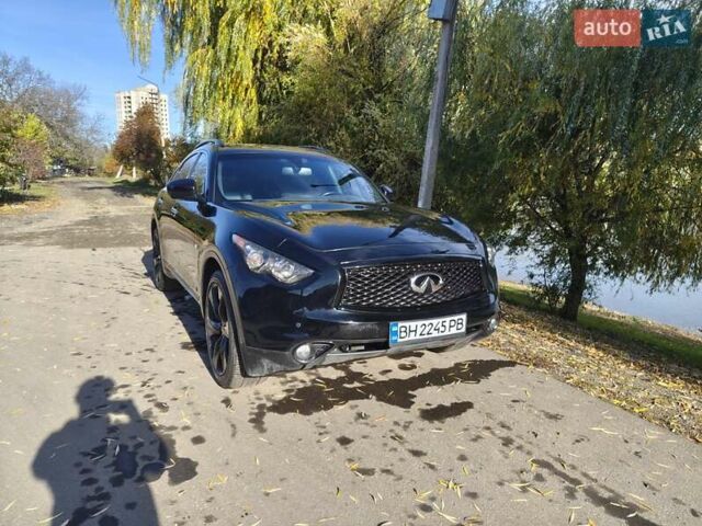 Черный Инфинити QX70, объемом двигателя 3.7 л и пробегом 93 тыс. км за 18900 $, фото 1 на Automoto.ua