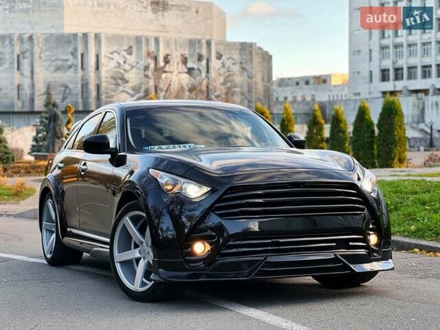 Черный Инфинити QX70, объемом двигателя 3.7 л и пробегом 128 тыс. км за 26500 $, фото 11 на Automoto.ua