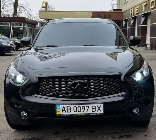 Черный Инфинити QX70, объемом двигателя 3.7 л и пробегом 168 тыс. км за 20800 $, фото 14 на Automoto.ua