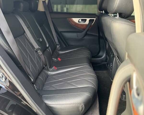 Черный Инфинити QX70, объемом двигателя 2.99 л и пробегом 160 тыс. км за 19500 $, фото 28 на Automoto.ua