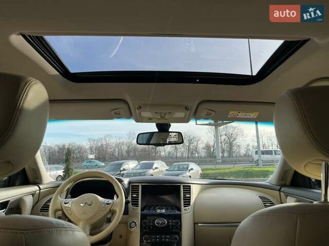 Черный Инфинити QX70, объемом двигателя 2.99 л и пробегом 118 тыс. км за 19853 $, фото 5 на Automoto.ua