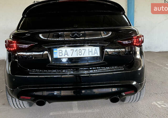 Черный Инфинити QX70, объемом двигателя 3.7 л и пробегом 160 тыс. км за 30000 $, фото 11 на Automoto.ua