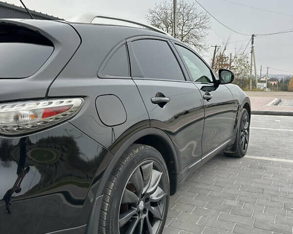 Черный Инфинити QX70, объемом двигателя 3.7 л и пробегом 220 тыс. км за 21500 $, фото 7 на Automoto.ua