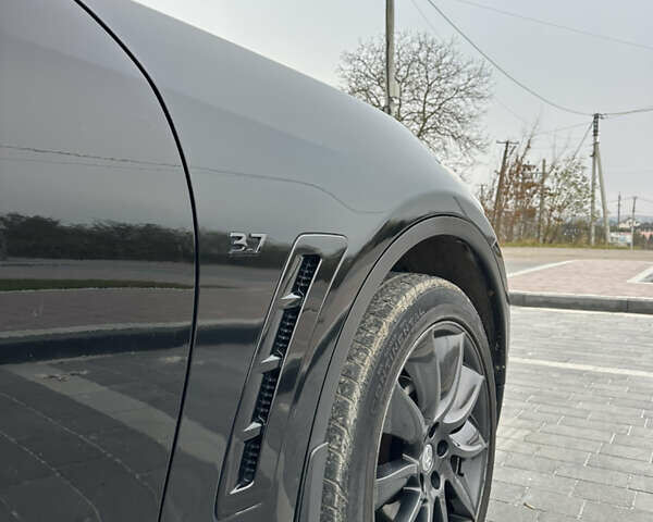 Черный Инфинити QX70, объемом двигателя 3.7 л и пробегом 220 тыс. км за 21500 $, фото 9 на Automoto.ua