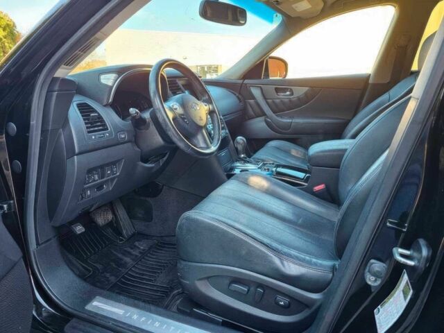 Чорний Інфініті QX70, об'ємом двигуна 3.7 л та пробігом 70 тис. км за 11400 $, фото 6 на Automoto.ua