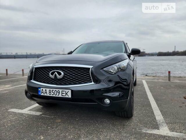 Чорний Інфініті QX70, об'ємом двигуна 3.7 л та пробігом 110 тис. км за 23700 $, фото 5 на Automoto.ua