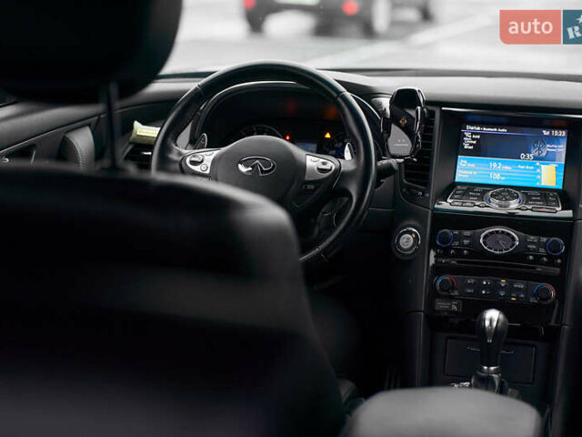 Чорний Інфініті QX70, об'ємом двигуна 3.7 л та пробігом 99 тис. км за 19900 $, фото 35 на Automoto.ua