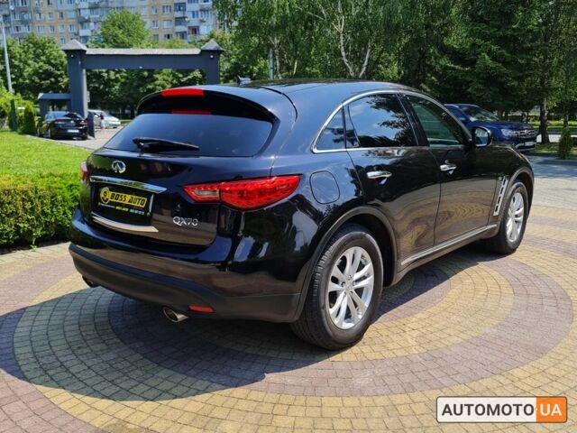 Черный Инфинити QX70, объемом двигателя 3.7 л и пробегом 158 тыс. км за 16990 $, фото 2 на Automoto.ua