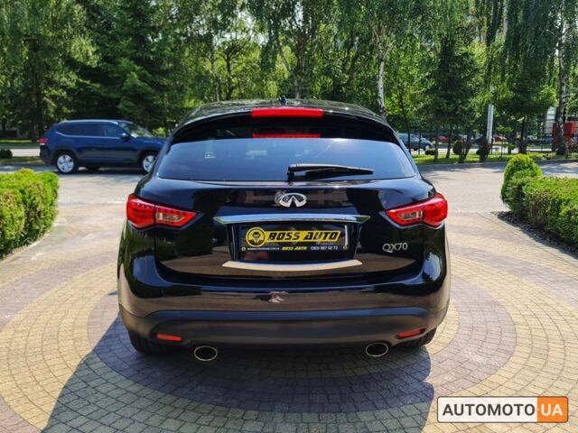 Черный Инфинити QX70, объемом двигателя 3.7 л и пробегом 158 тыс. км за 16990 $, фото 3 на Automoto.ua