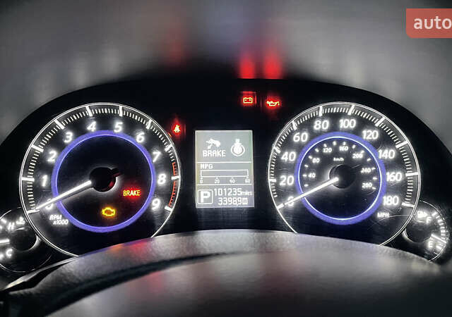 Черный Инфинити QX70, объемом двигателя 3.7 л и пробегом 160 тыс. км за 16900 $, фото 4 на Automoto.ua