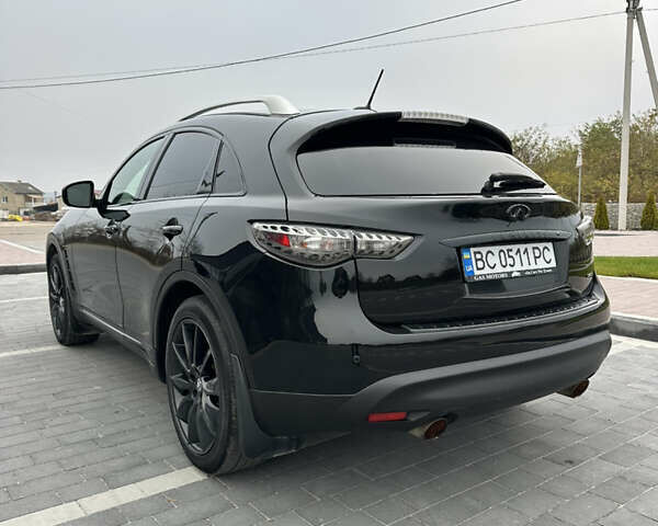 Черный Инфинити QX70, объемом двигателя 3.7 л и пробегом 220 тыс. км за 21500 $, фото 4 на Automoto.ua