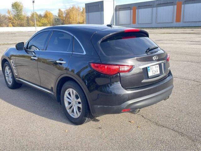 Черный Инфинити QX70, объемом двигателя 3.7 л и пробегом 160 тыс. км за 16900 $, фото 3 на Automoto.ua