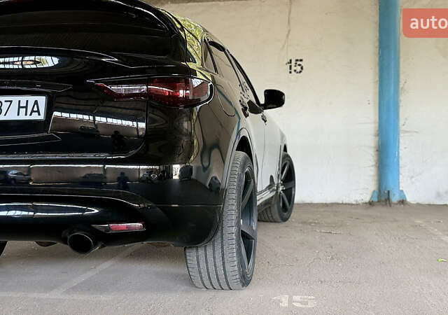 Черный Инфинити QX70, объемом двигателя 3.7 л и пробегом 160 тыс. км за 30000 $, фото 15 на Automoto.ua