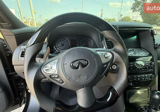 Черный Инфинити QX70, объемом двигателя 3.7 л и пробегом 160 тыс. км за 30000 $, фото 42 на Automoto.ua