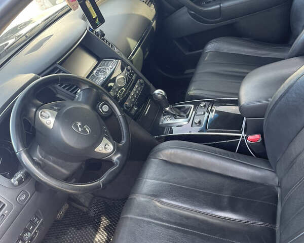 Черный Инфинити QX70, объемом двигателя 3.7 л и пробегом 160 тыс. км за 16900 $, фото 5 на Automoto.ua
