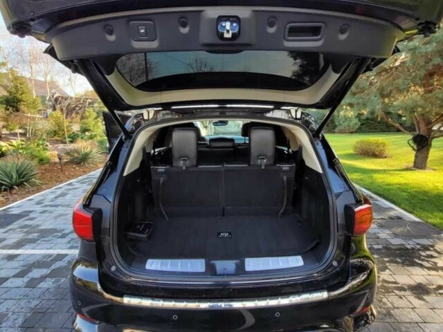 Черный Инфинити QX70, объемом двигателя 3.5 л и пробегом 78 тыс. км за 16499 $, фото 3 на Automoto.ua