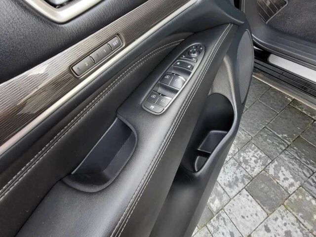 Черный Инфинити QX70, объемом двигателя 3.5 л и пробегом 78 тыс. км за 16499 $, фото 7 на Automoto.ua