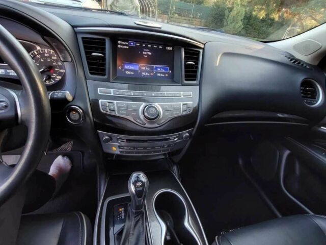 Черный Инфинити QX70, объемом двигателя 3.5 л и пробегом 78 тыс. км за 16499 $, фото 5 на Automoto.ua