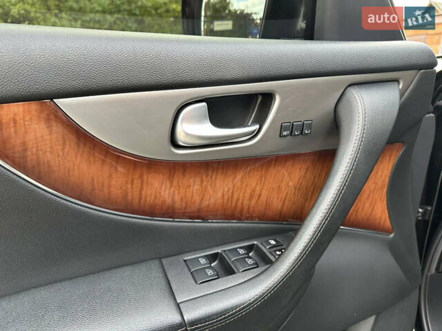 Фиолетовый Инфинити QX70, объемом двигателя 3.7 л и пробегом 110 тыс. км за 20500 $, фото 40 на Automoto.ua