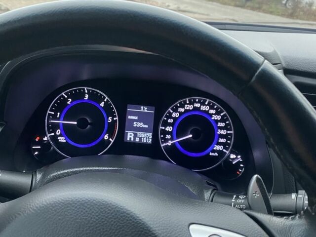 Фиолетовый Инфинити QX70, объемом двигателя 3 л и пробегом 201 тыс. км за 18000 $, фото 7 на Automoto.ua