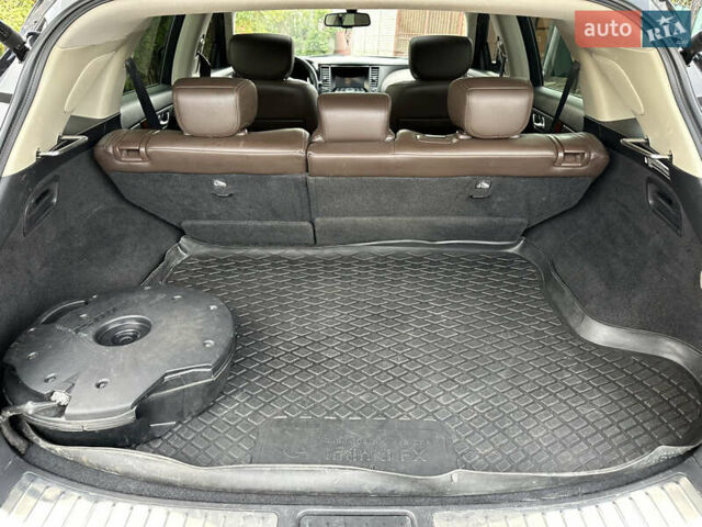 Фиолетовый Инфинити QX70, объемом двигателя 3.7 л и пробегом 110 тыс. км за 20500 $, фото 48 на Automoto.ua