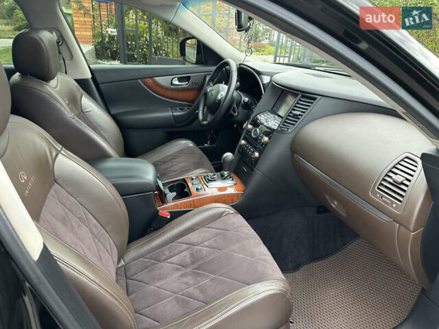 Фиолетовый Инфинити QX70, объемом двигателя 3.7 л и пробегом 110 тыс. км за 20500 $, фото 31 на Automoto.ua