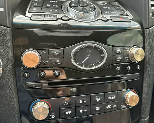 Фиолетовый Инфинити QX70, объемом двигателя 3.7 л и пробегом 110 тыс. км за 20500 $, фото 30 на Automoto.ua