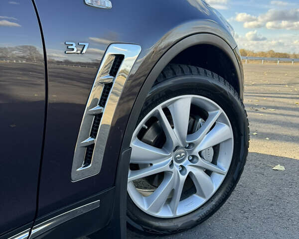 Коричневый Инфинити QX70, объемом двигателя 3.7 л и пробегом 168 тыс. км за 20000 $, фото 12 на Automoto.ua