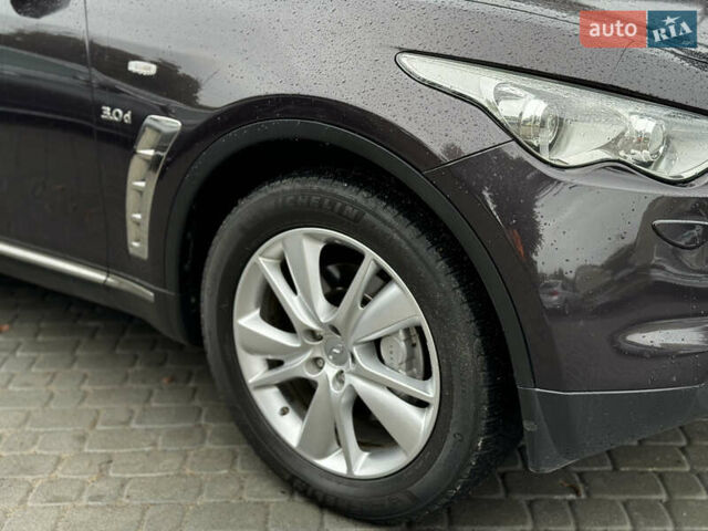 Коричневый Инфинити QX70, объемом двигателя 3 л и пробегом 146 тыс. км за 16500 $, фото 12 на Automoto.ua
