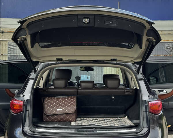 Коричневый Инфинити QX70, объемом двигателя 2.99 л и пробегом 115 тыс. км за 21000 $, фото 2 на Automoto.ua