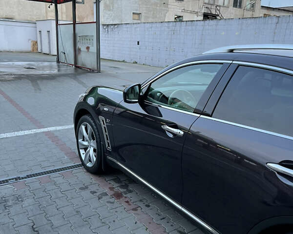 Коричневый Инфинити QX70, объемом двигателя 3.7 л и пробегом 168 тыс. км за 20000 $, фото 3 на Automoto.ua