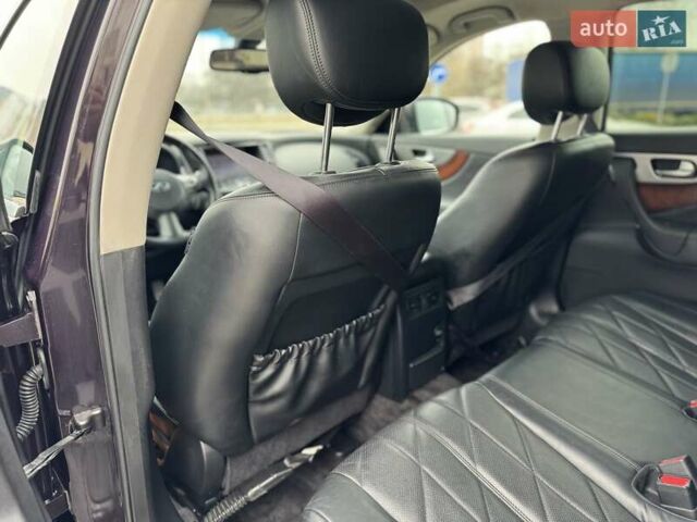 Коричневый Инфинити QX70, объемом двигателя 2.99 л и пробегом 85 тыс. км за 24500 $, фото 9 на Automoto.ua