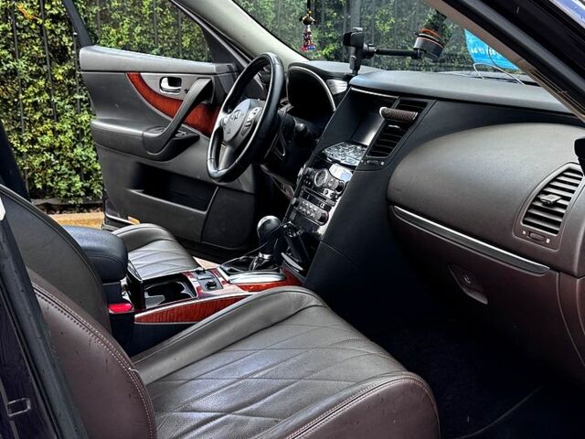 Коричневый Инфинити QX70, объемом двигателя 3 л и пробегом 115 тыс. км за 21000 $, фото 2 на Automoto.ua