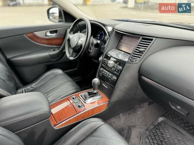 Коричневый Инфинити QX70, объемом двигателя 2.99 л и пробегом 85 тыс. км за 24500 $, фото 13 на Automoto.ua
