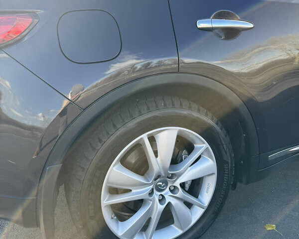 Коричневый Инфинити QX70, объемом двигателя 3.7 л и пробегом 168 тыс. км за 20000 $, фото 13 на Automoto.ua