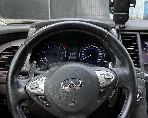 Коричневый Инфинити QX70, объемом двигателя 2.99 л и пробегом 115 тыс. км за 21000 $, фото 3 на Automoto.ua
