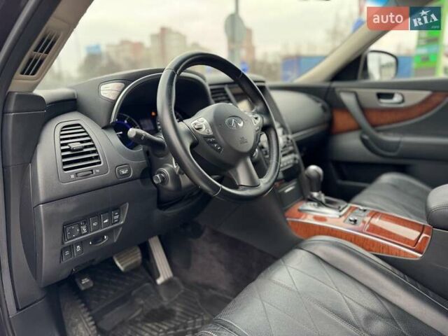 Коричневый Инфинити QX70, объемом двигателя 2.99 л и пробегом 85 тыс. км за 24500 $, фото 5 на Automoto.ua