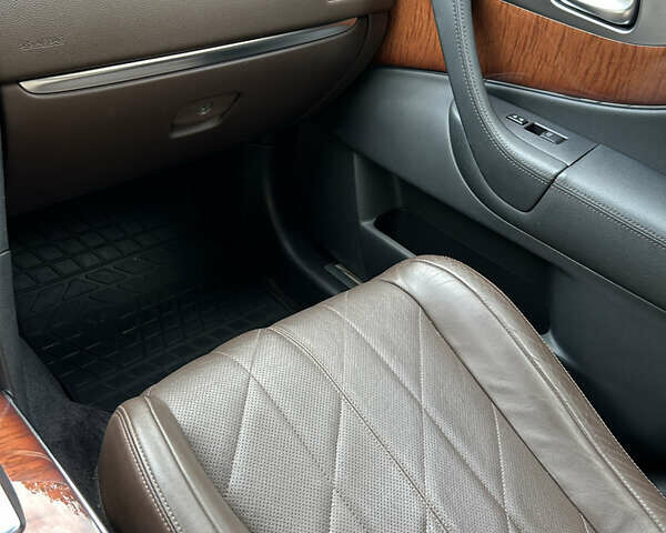 Коричневий Інфініті QX70, об'ємом двигуна 2.99 л та пробігом 102 тис. км за 23000 $, фото 8 на Automoto.ua