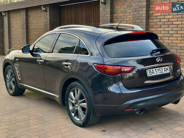 Коричневий Інфініті QX70, об'ємом двигуна 2.99 л та пробігом 138 тис. км за 21800 $, фото 7 на Automoto.ua