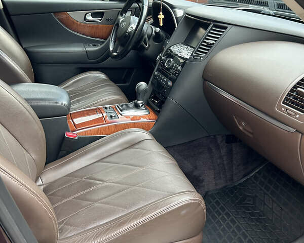 Коричневий Інфініті QX70, об'ємом двигуна 2.99 л та пробігом 102 тис. км за 23000 $, фото 4 на Automoto.ua